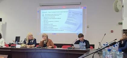 Ученик от ТУЕС представи научен доклад на пленарната сесия на Международна конференция в УНСС