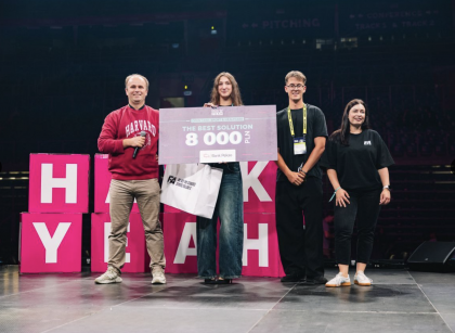 Ученици от ТУЕС с призови места на HackYeah 2026 в Краков